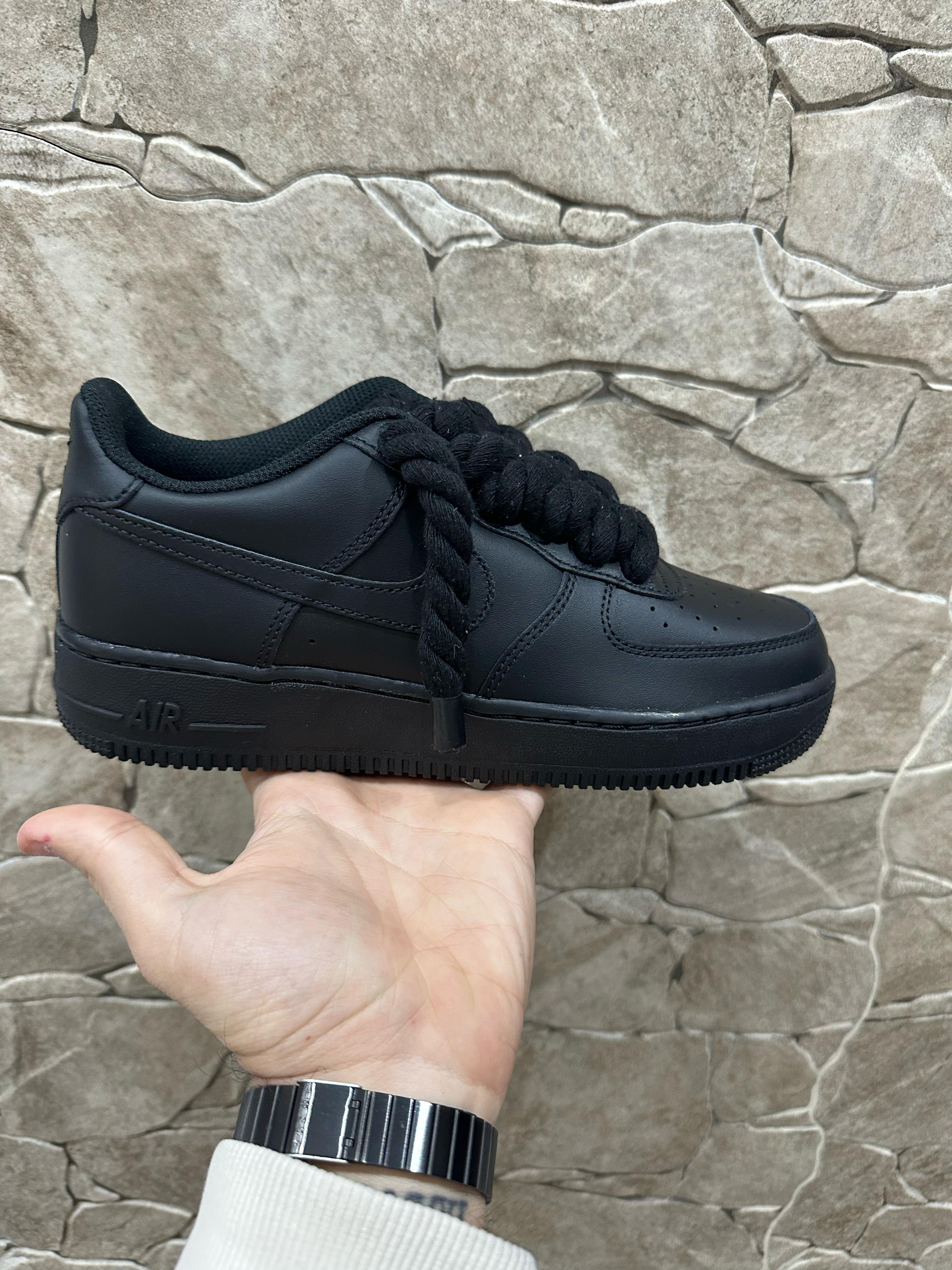 NIKE AIR FORCE 1 CUSTOM BLACK