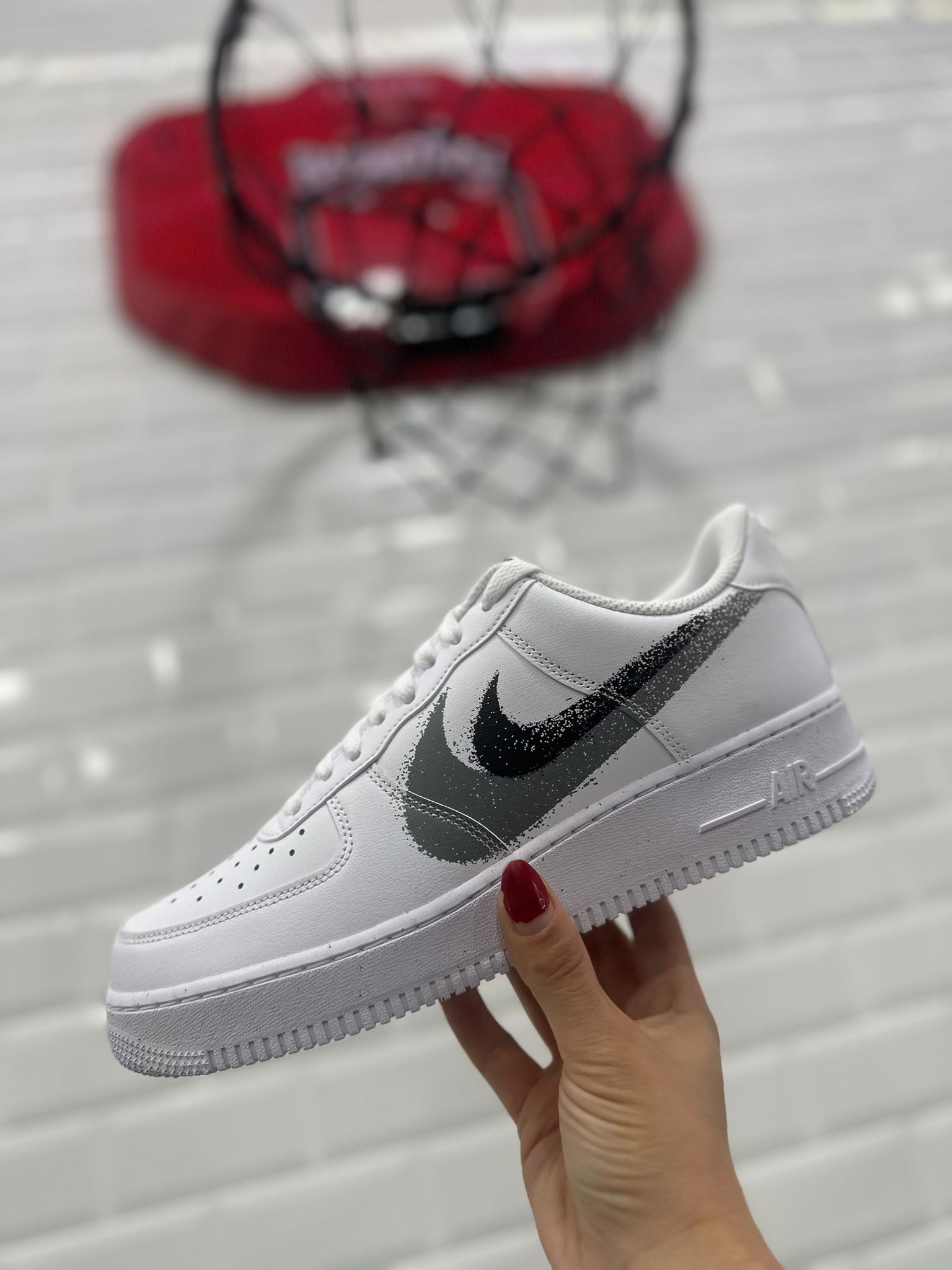 NIKE AIR FORCE 1