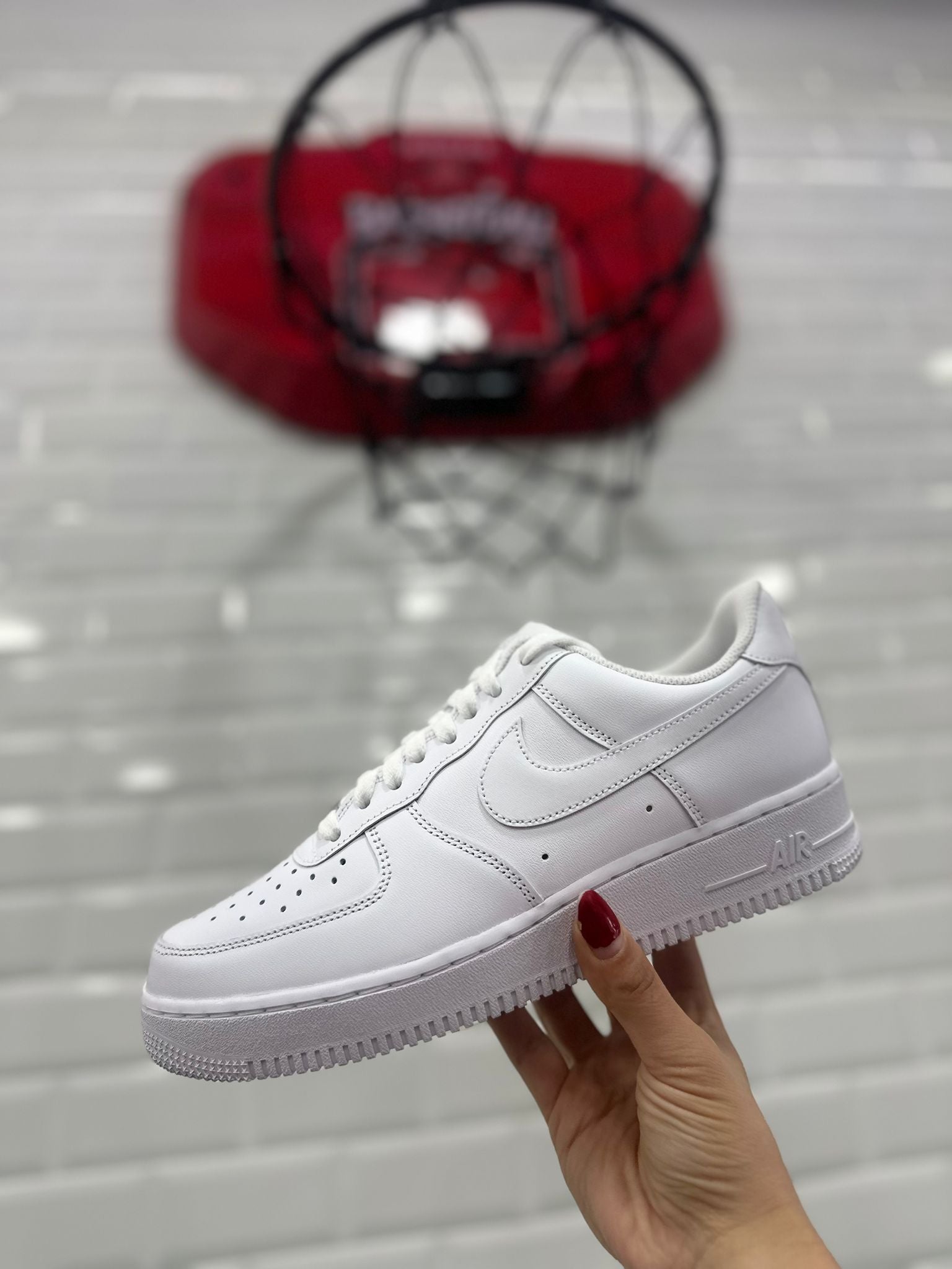 NIKE AIR FORCE 1