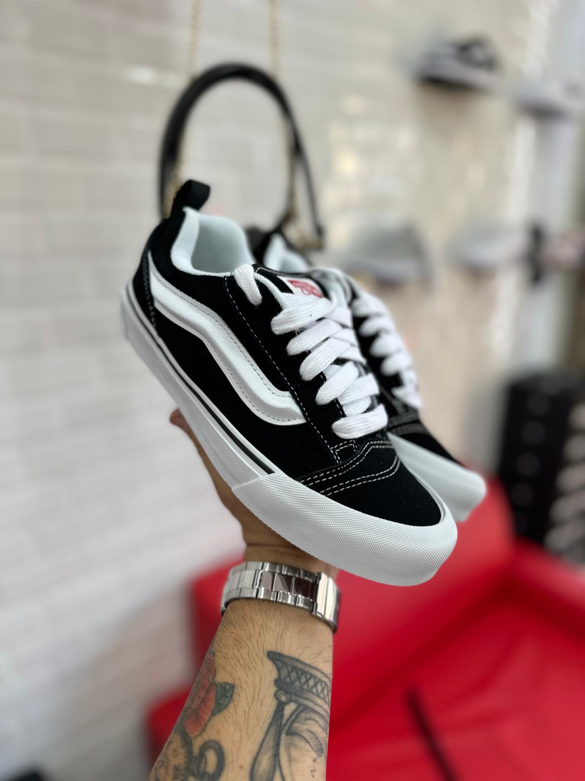 VANS KNU SKOOL