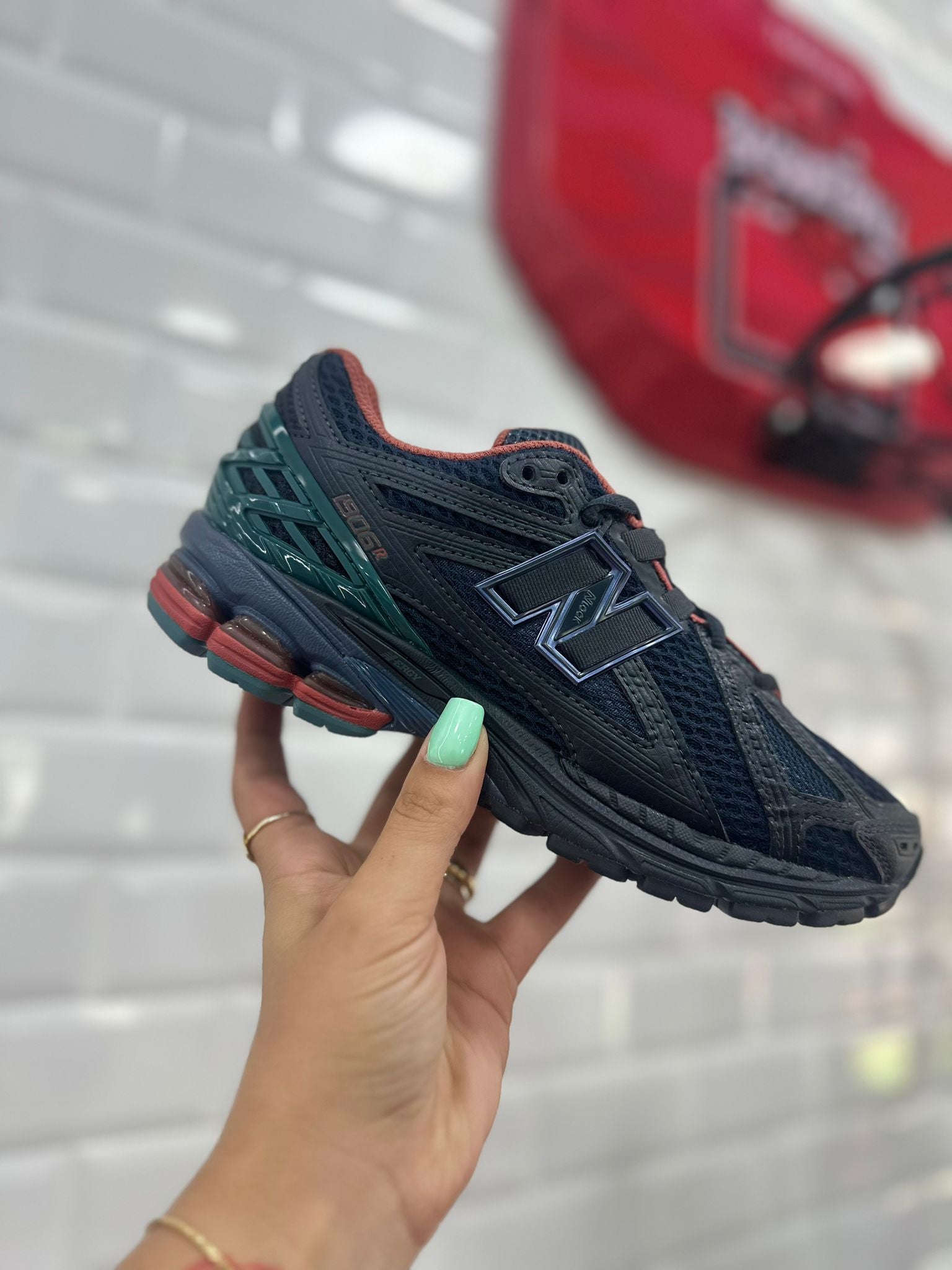 NEW BALANCE 1906