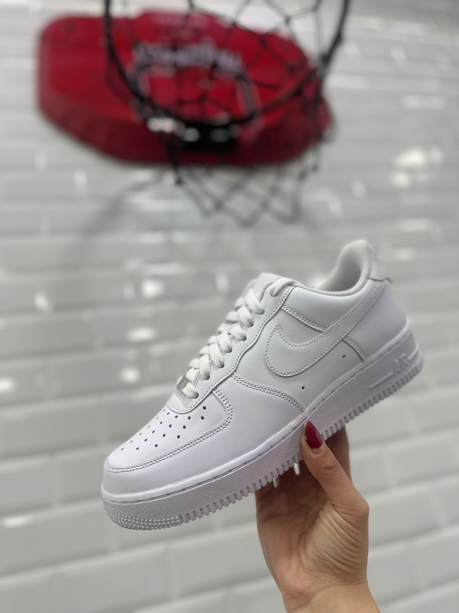 NIKE AIR FORCE 1