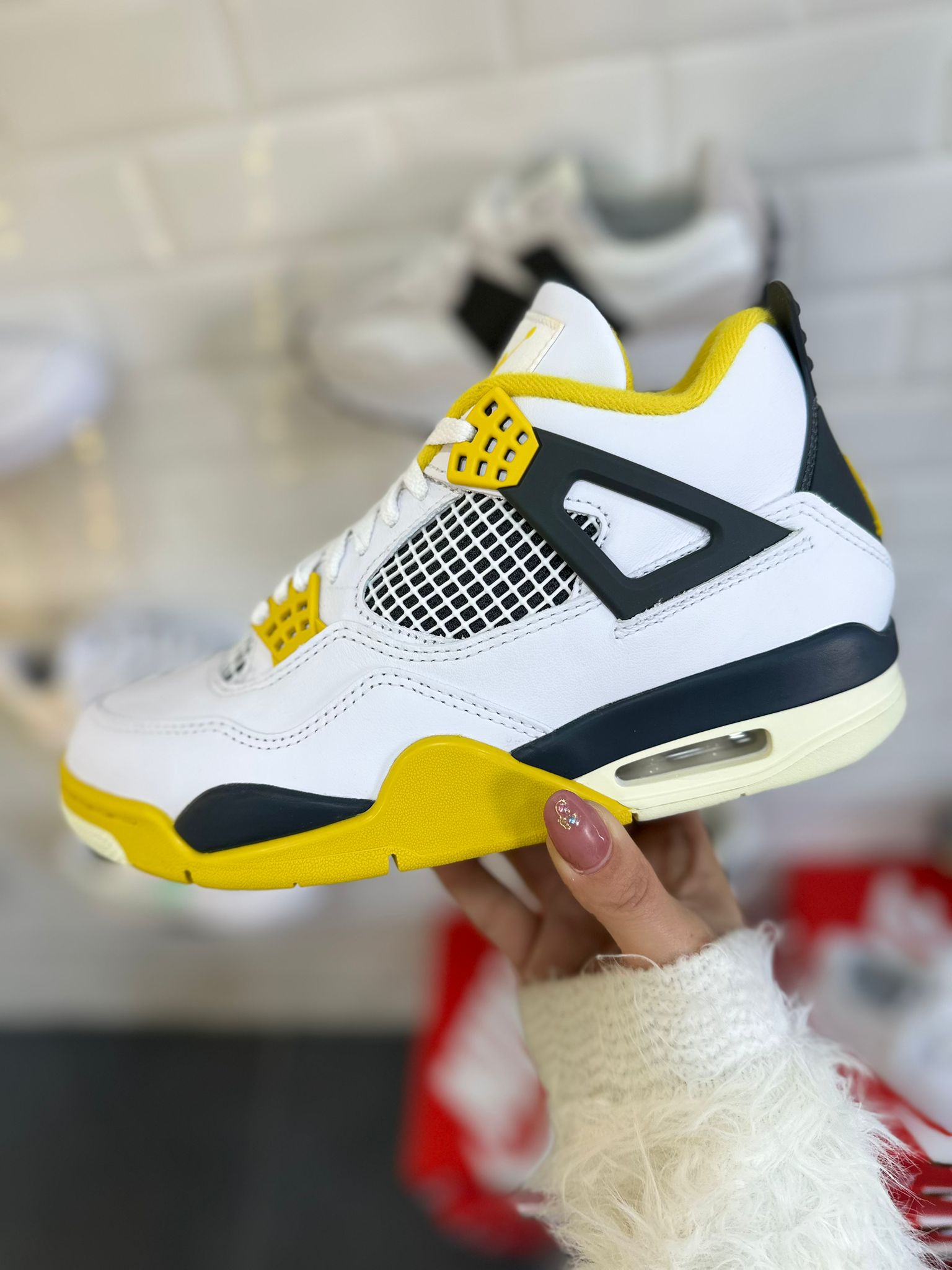 Air Jordan 4